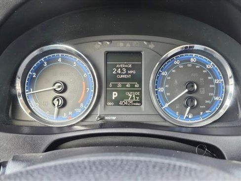 Used 2018 Toyota Corolla LE image 11