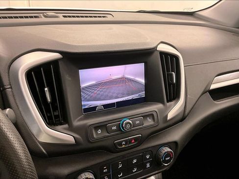 Used 2024 GMC Terrain SLE FWD image 20