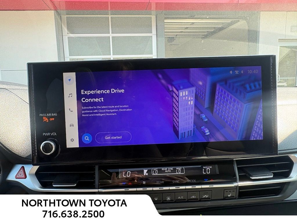 Used 2025 Toyota Sienna XLE w/ XLE Plus Package FWD image 29