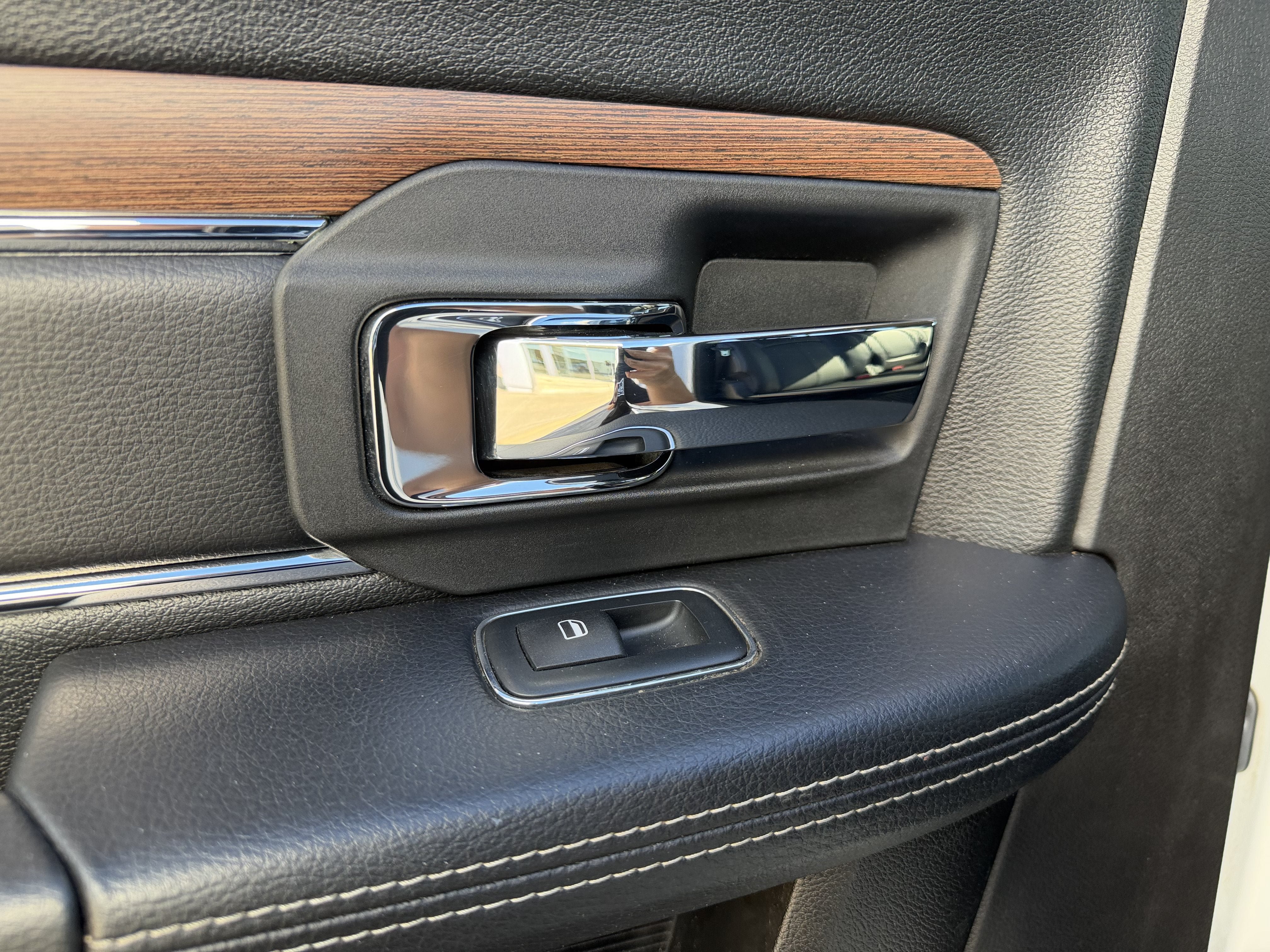 Used 2018 RAM 2500 Laramie AWD/4WD image 11
