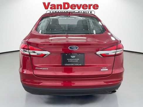 Used 2020 Ford Fusion SE FWD image 9