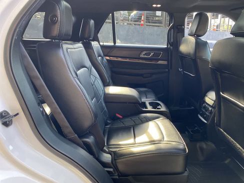 Used 2018 Ford Explorer Platinum AWD/4WD image 17