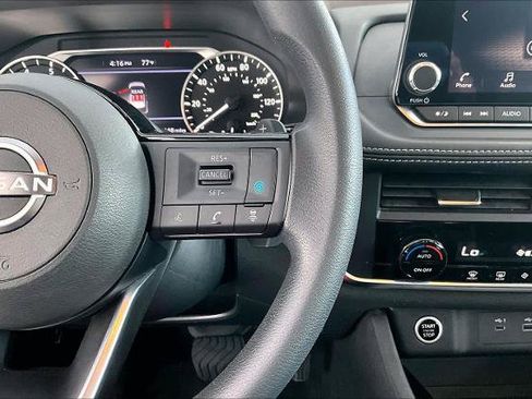 Certified 2023 Nissan Rogue SV FWD image 24