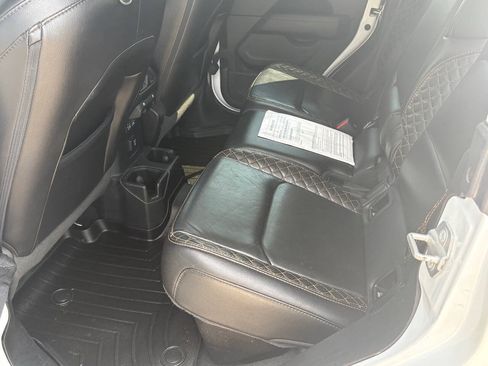Used 2021 Jeep Gladiator Overland AWD/4WD image 11