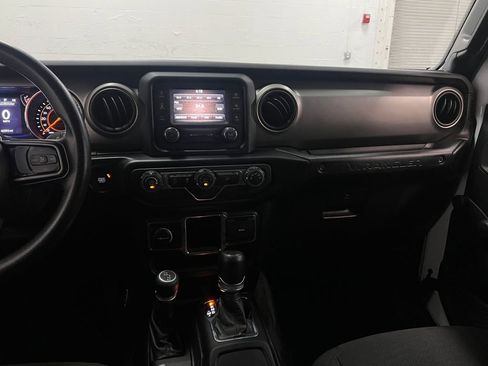 Used 2020 Jeep Wrangler Sport AWD/4WD image 18