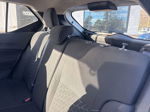 Used 2022 Nissan Kicks S image 5