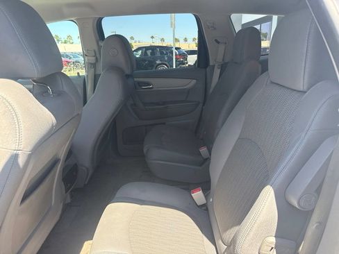 Used 2017 Chevrolet Traverse LT FWD image 20