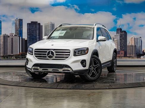 Used 2026 Mercedes-Benz GLB 250 4MATIC image 2