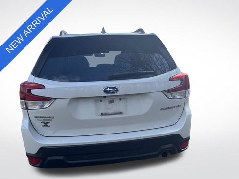 Used 2020 Subaru Forester Limited image 3