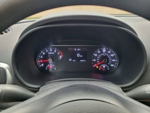 Used 2022 Kia Soul LX w/ Technology Package image 22