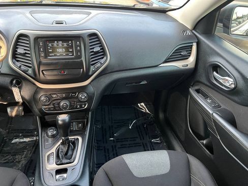 Used 2016 Jeep Cherokee Sport w/ Cold Weather Group AWD/4WD image 31