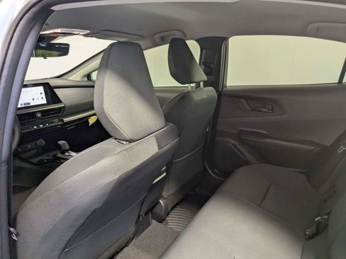 Used 2025 Toyota Prius LE FWD image 36