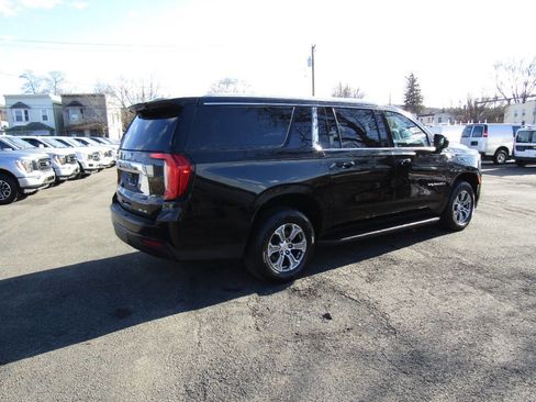 Used 2022 GMC Yukon XL SLE image 6
