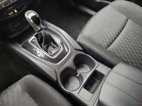 Used 2018 Nissan Rogue S AWD/4WD image 26