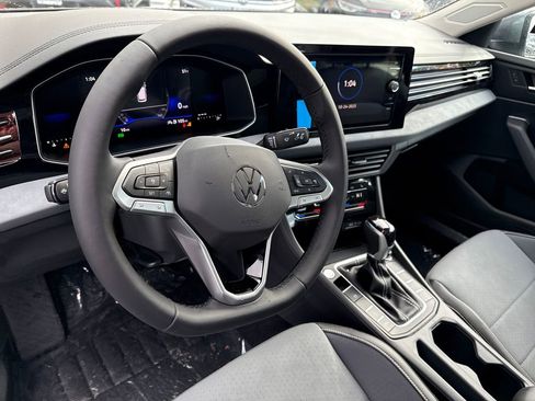 New 2025 Volkswagen Jetta SE image 6