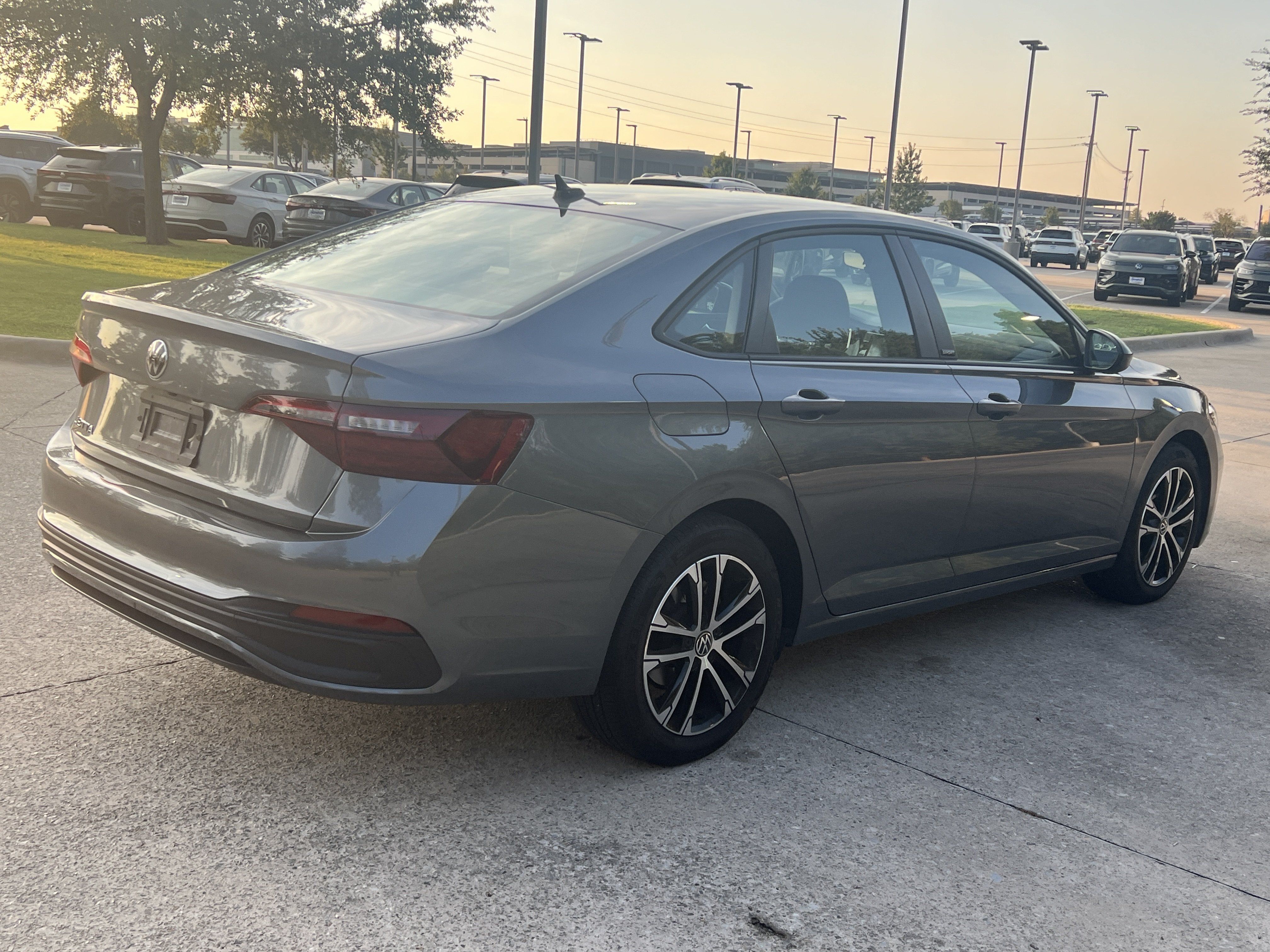 Used 2023 Volkswagen Jetta Sport FWD image 9