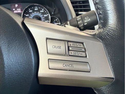 Used 2010 Subaru Outback 2.5i Limited AWD/4WD image 19