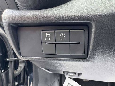 Used 2016 MAZDA MX-5 Miata Sport RWD image 15