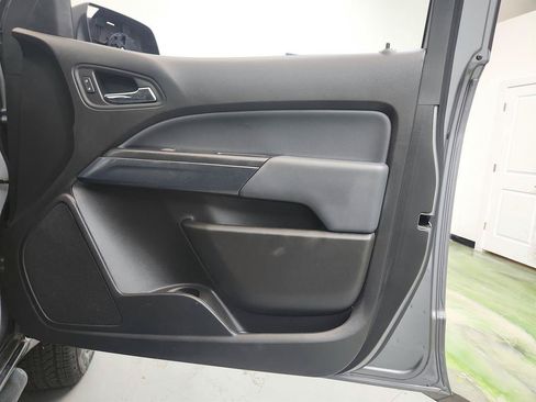 Used 2021 Chevrolet Colorado Z71 w/ Safety Package RWD image 24