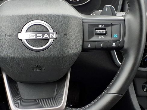 Used 2025 Nissan Rogue SV FWD image 11