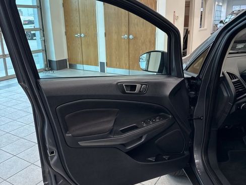 Used 2022 Ford EcoSport SE image 9