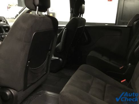 Used 2015 Dodge Grand Caravan SE FWD image 26