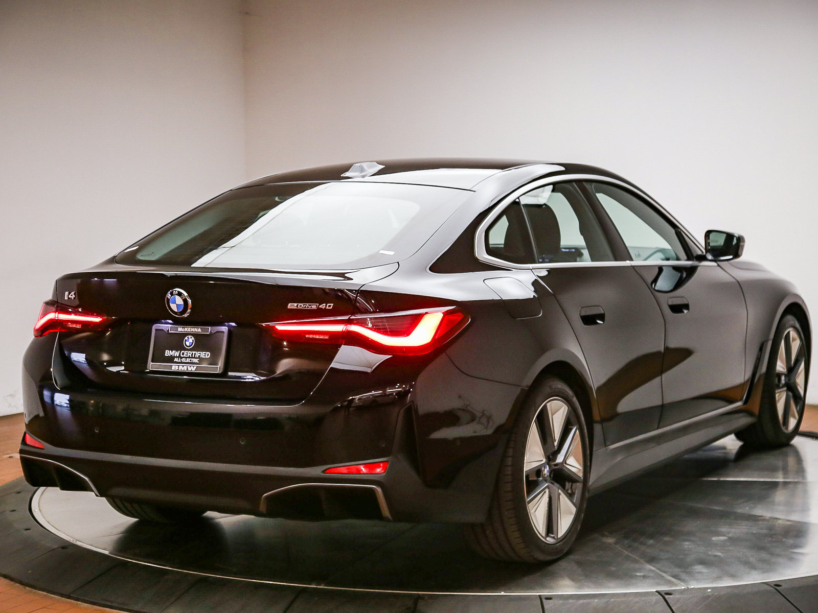 Used 2026 BMW i4 eDrive40 w/ Premium Package RWD image 7
