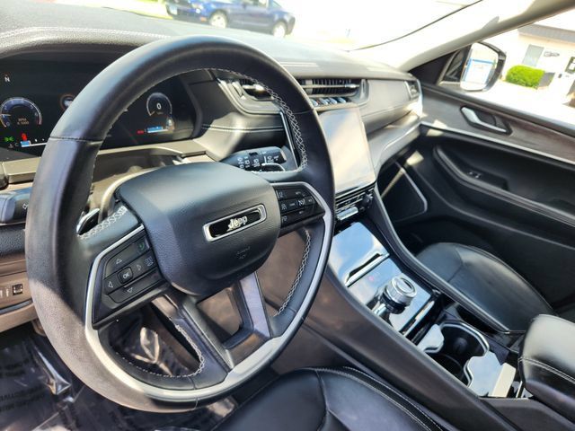 Used 2022 Jeep Grand Cherokee Limited w/ MOPAR Finishing Package AWD/4WD image 12