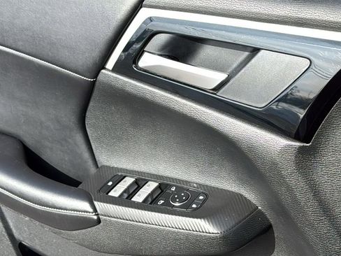 Used 2022 Mitsubishi Outlander SE image 37