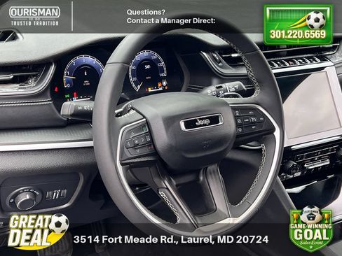 Used 2025 Jeep Grand Cherokee Altitude AWD/4WD image 9