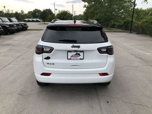 Used 2022 Jeep Compass High Altitude AWD/4WD image 5