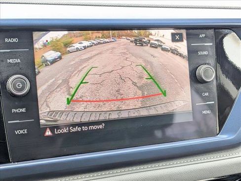 Used 2024 Volkswagen Taos SE image 14