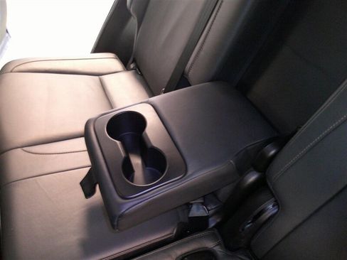 Used 2017 Toyota Highlander XLE image 28