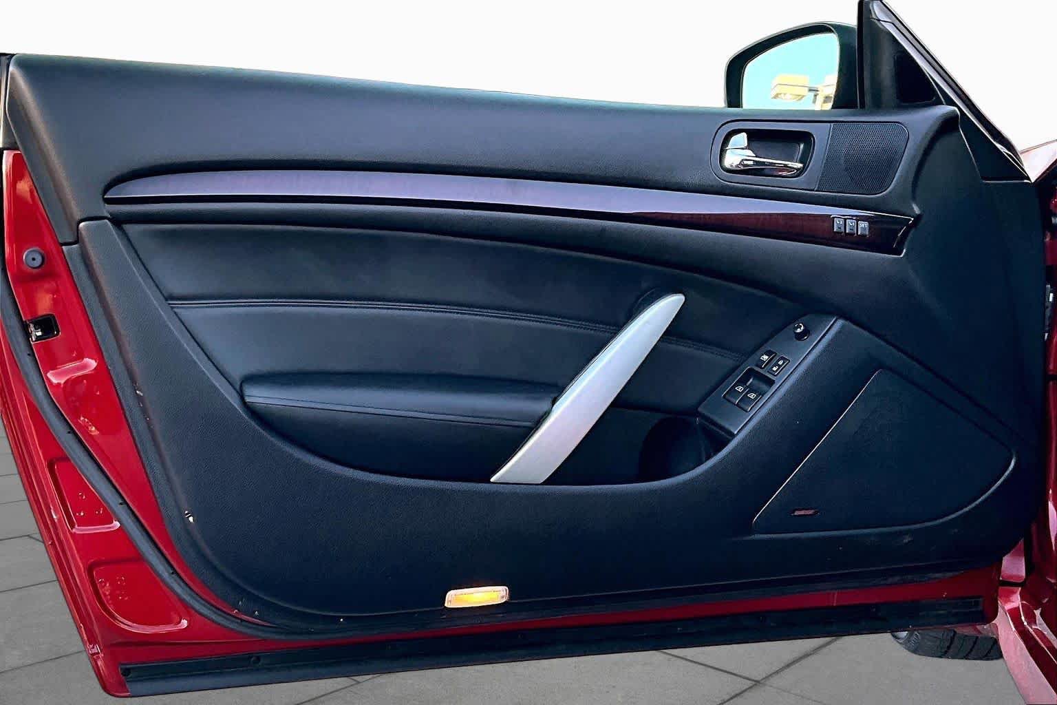 Used 2015 INFINITI Q60 AWD Coupe w/ Premium Package image 21