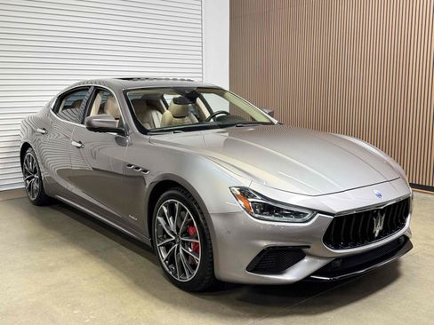 Used 2021 Maserati Ghibli S GranSport RWD image 3