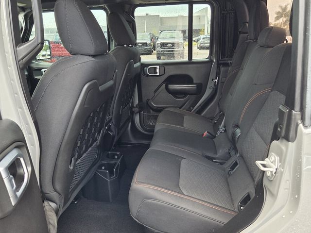 Used 2023 Jeep Gladiator Mojave w/ Trailer Tow Package AWD/4WD image 16