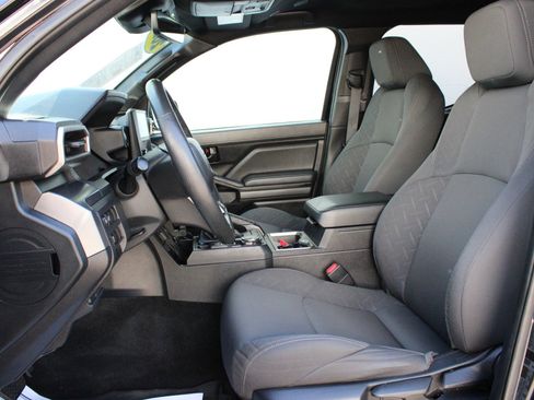 Used 2024 Toyota Tacoma 4x4 Double Cab image 17