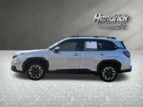Certified 2025 Subaru Forester Premium AWD/4WD image 6