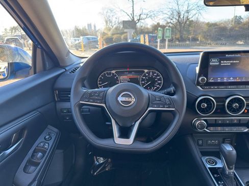 Used 2025 Nissan Sentra SV image 29