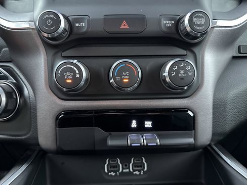 Used 2021 RAM 1500 Big Horn AWD/4WD image 23