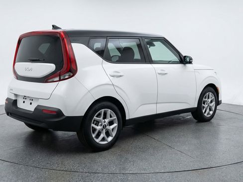 Used 2025 Kia Soul LX w/ LX Technology Package image 9