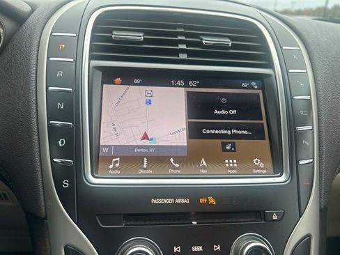 Used 2019 Lincoln Nautilus Reserve image 25