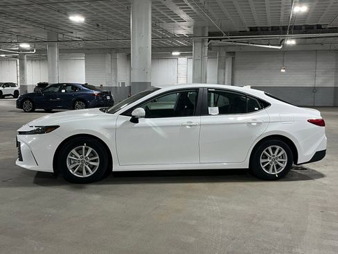 New 2026 Toyota Camry LE w/ Convenience Package FWD image 4
