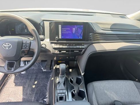 Used 2025 Toyota Camry LE FWD image 12