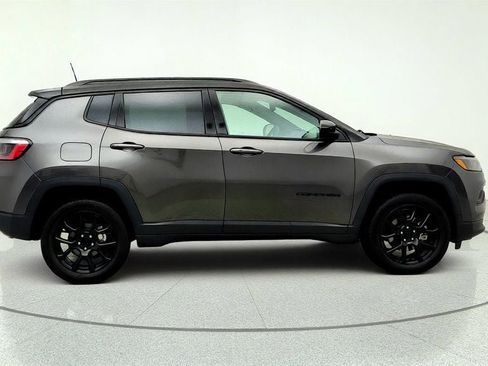Used 2022 Jeep Compass Latitude AWD/4WD image 4