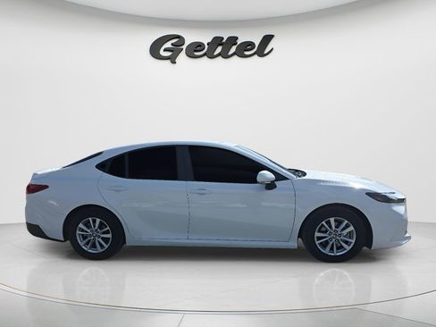 Used 2025 Toyota Camry LE w/ Convenience Package image 3