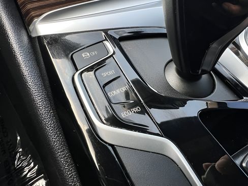 Used 2019 BMW 530i RWD image 61