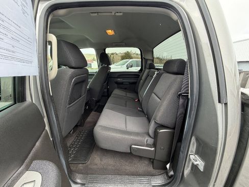 Used 2014 Chevrolet Silverado 2500 LT w/ Interior Plus Package image 3