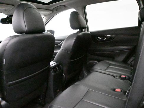 Used 2019 Nissan Rogue SL w/ Premium Package AWD/4WD image 11