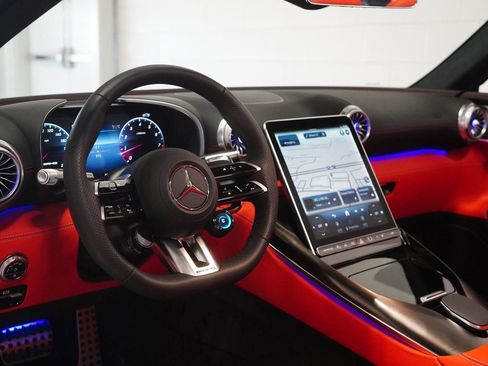 Used 2025 Mercedes-Benz SL 63 AMG 4MATIC image 18